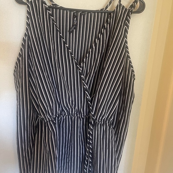 Top - Picture 2 of 3